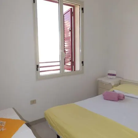 Baia Di Carlino Tourist Appartement *