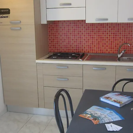 Baia Di Carlino Tourist