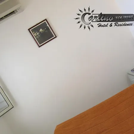 Baia Di Carlino Tourist