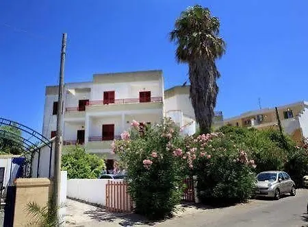 Baia Di Carlino Tourist Apartament