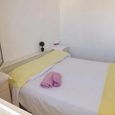 Baia Di Carlino Tourist Apartament *