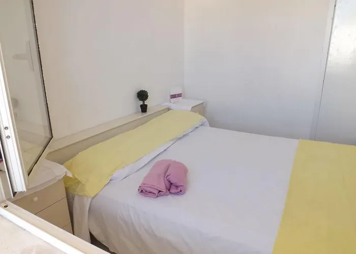 Baia Di Carlino Tourist Apartment *